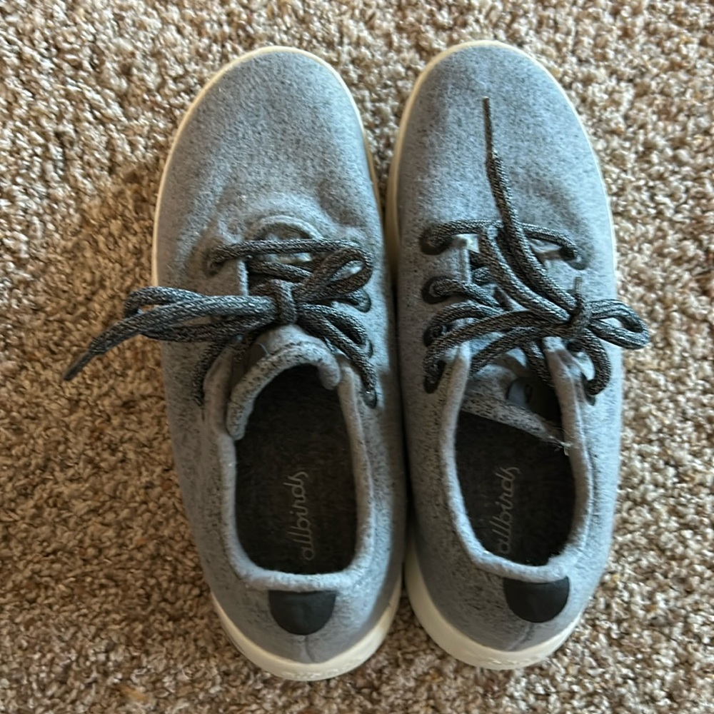 Allbird tennis shoes